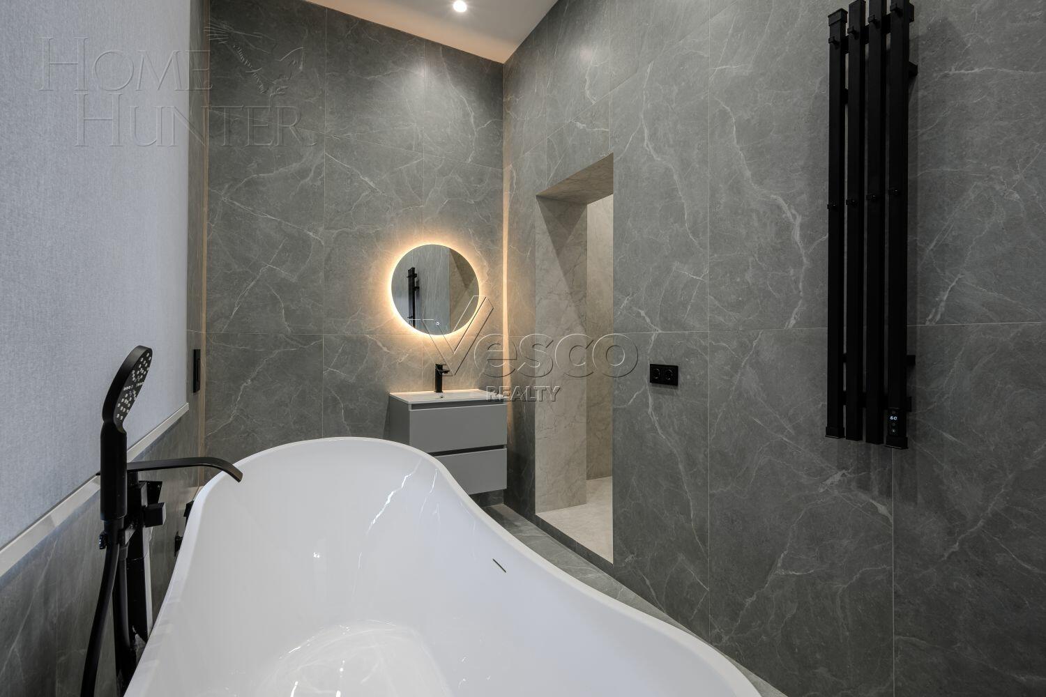 2-этажный коттедж 320 м² с отделкой