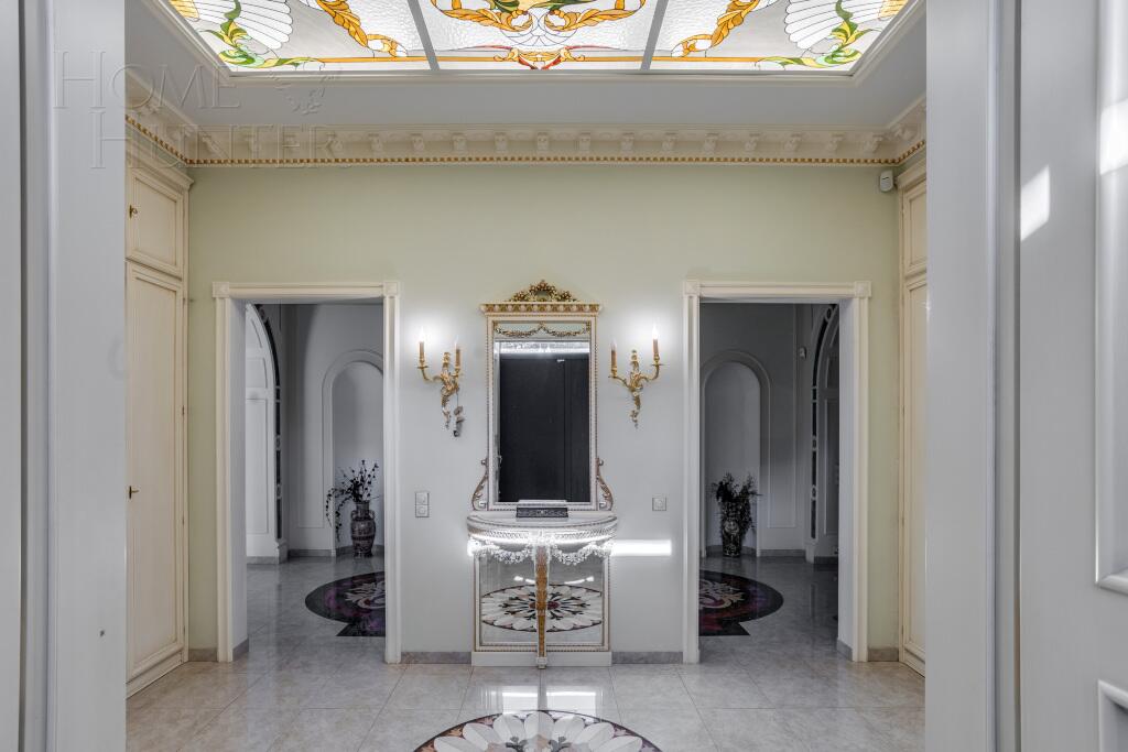 3-этажный коттедж 776 м² с отделкой