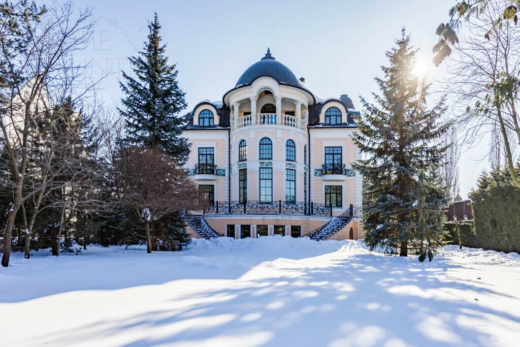 3-этажный коттедж 776 м² с отделкой