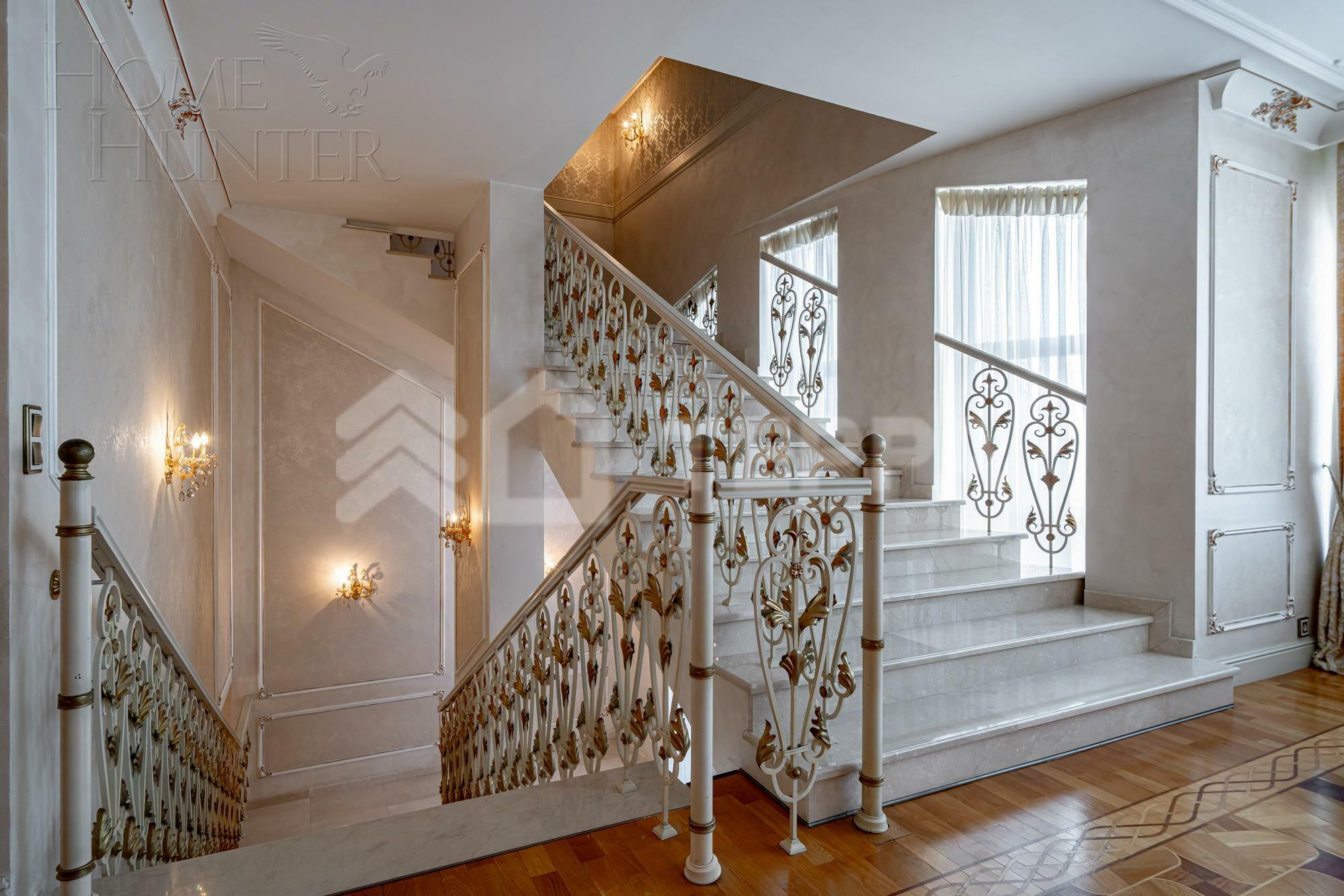 2-этажный коттедж 1 000 м² с отделкой