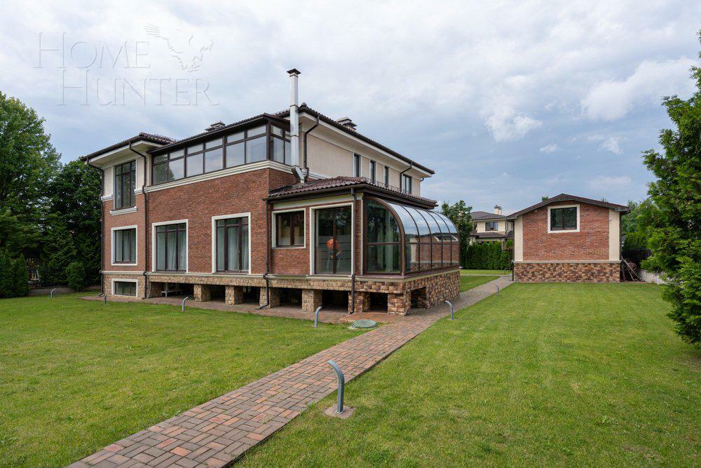 2-этажный коттедж 593 м² с отделкой