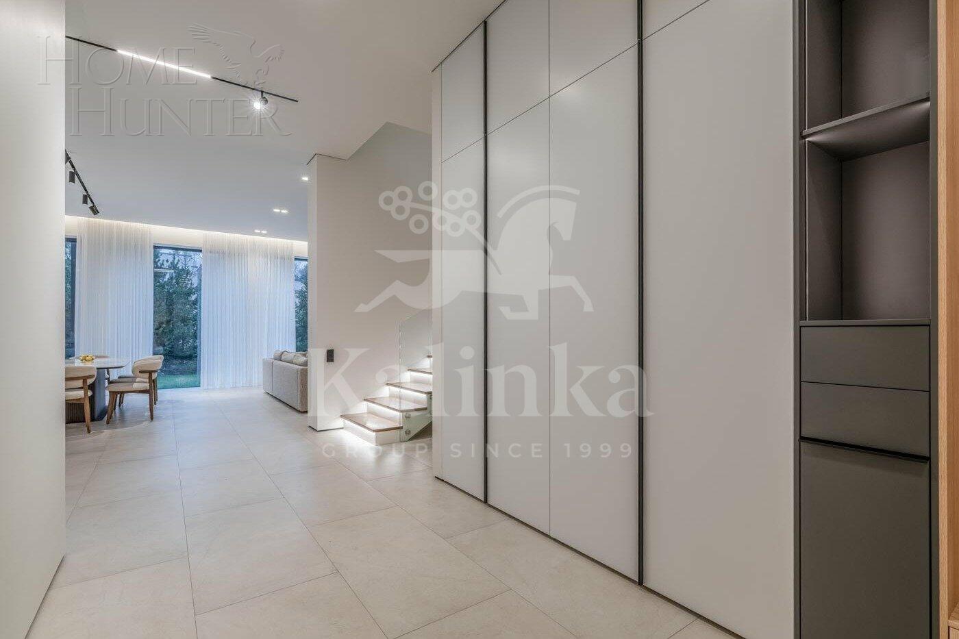 2-этажный коттедж 390.5 м² с отделкой