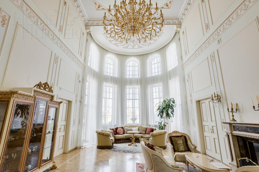 3-этажный коттедж 776 м² с отделкой