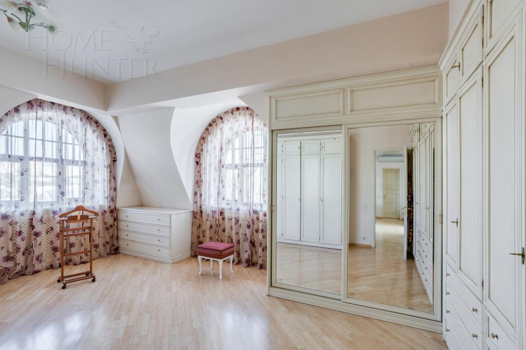 3-этажный коттедж 776 м² с отделкой