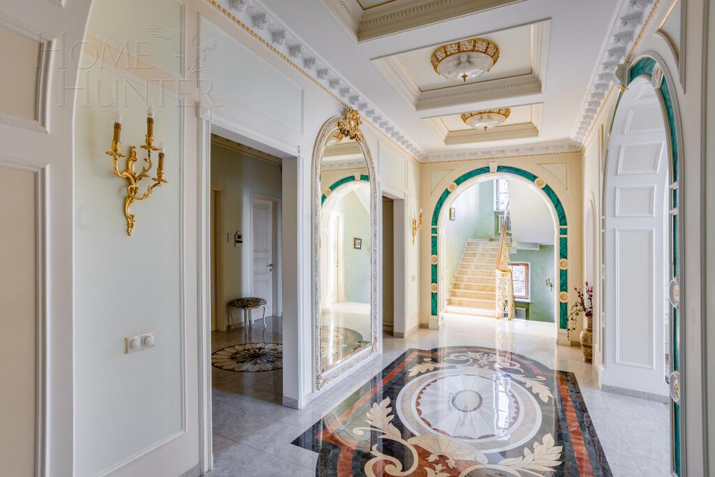 3-этажный коттедж 776 м² с отделкой