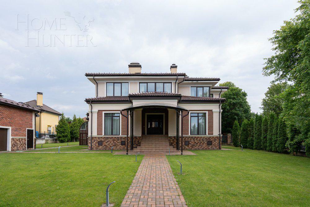 2-этажный коттедж 593 м² с отделкой