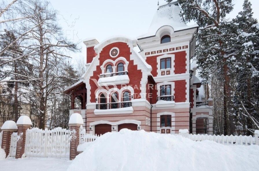 2-этажный коттедж 945 м² с отделкой