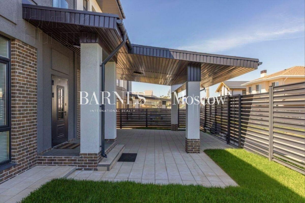 2-этажный коттедж 240 м² с отделкой