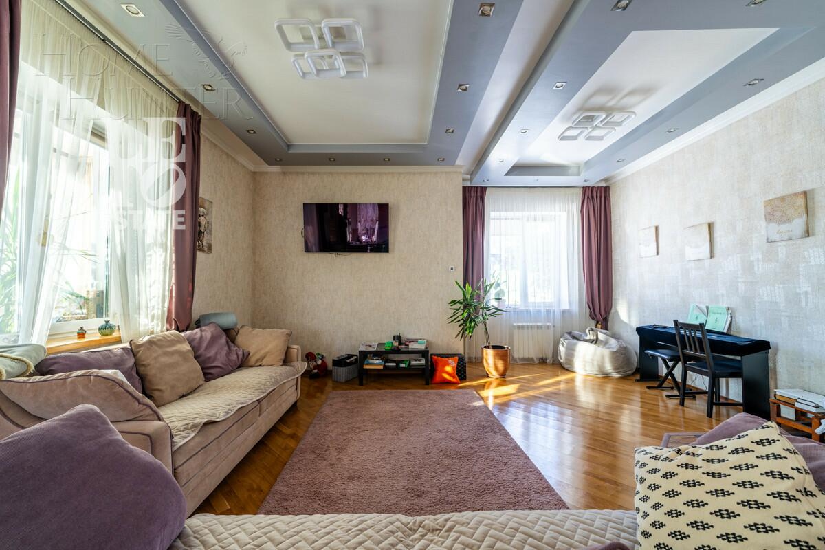 2-этажный коттедж 196 м² с отделкой