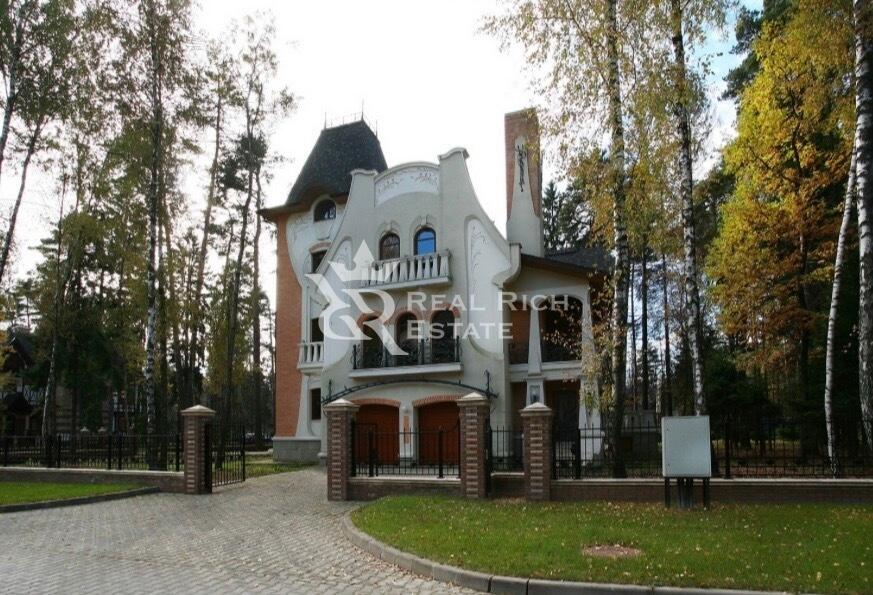 2-этажный коттедж 687 м² с отделкой