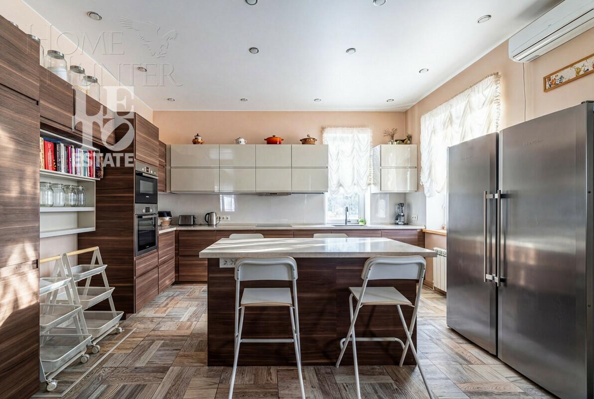 2-этажный коттедж 196 м² с отделкой