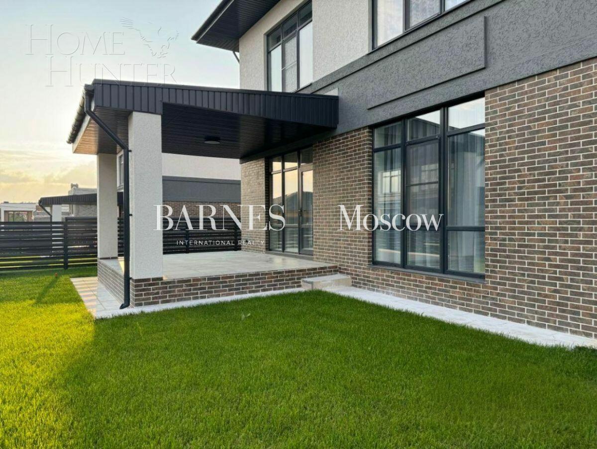 2-этажный коттедж 240 м² с отделкой