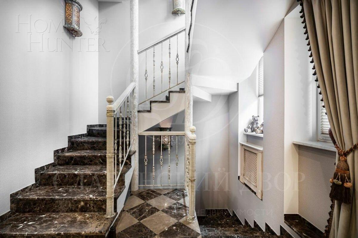 3-этажный коттедж 460 м² с отделкой