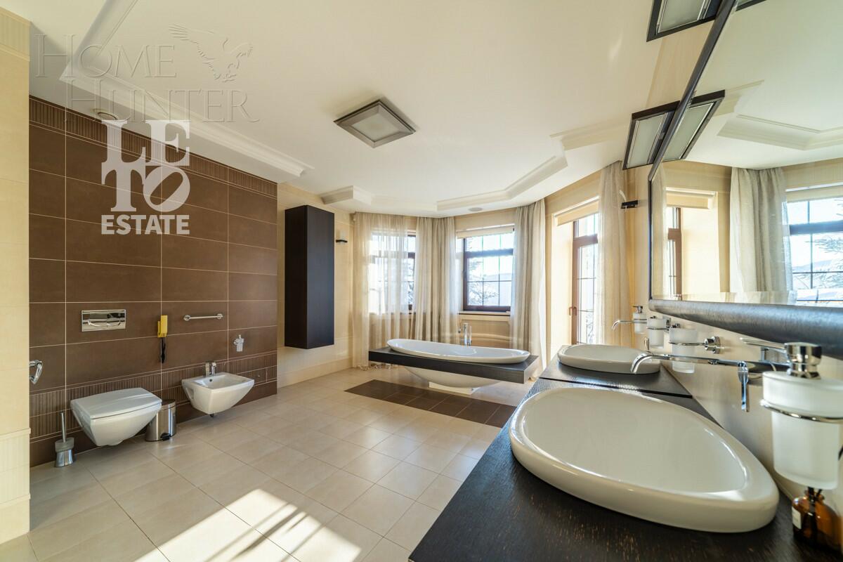 3-этажный коттедж 468 м² с отделкой