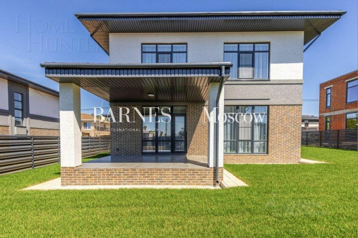 2-этажный коттедж 240 м² с отделкой