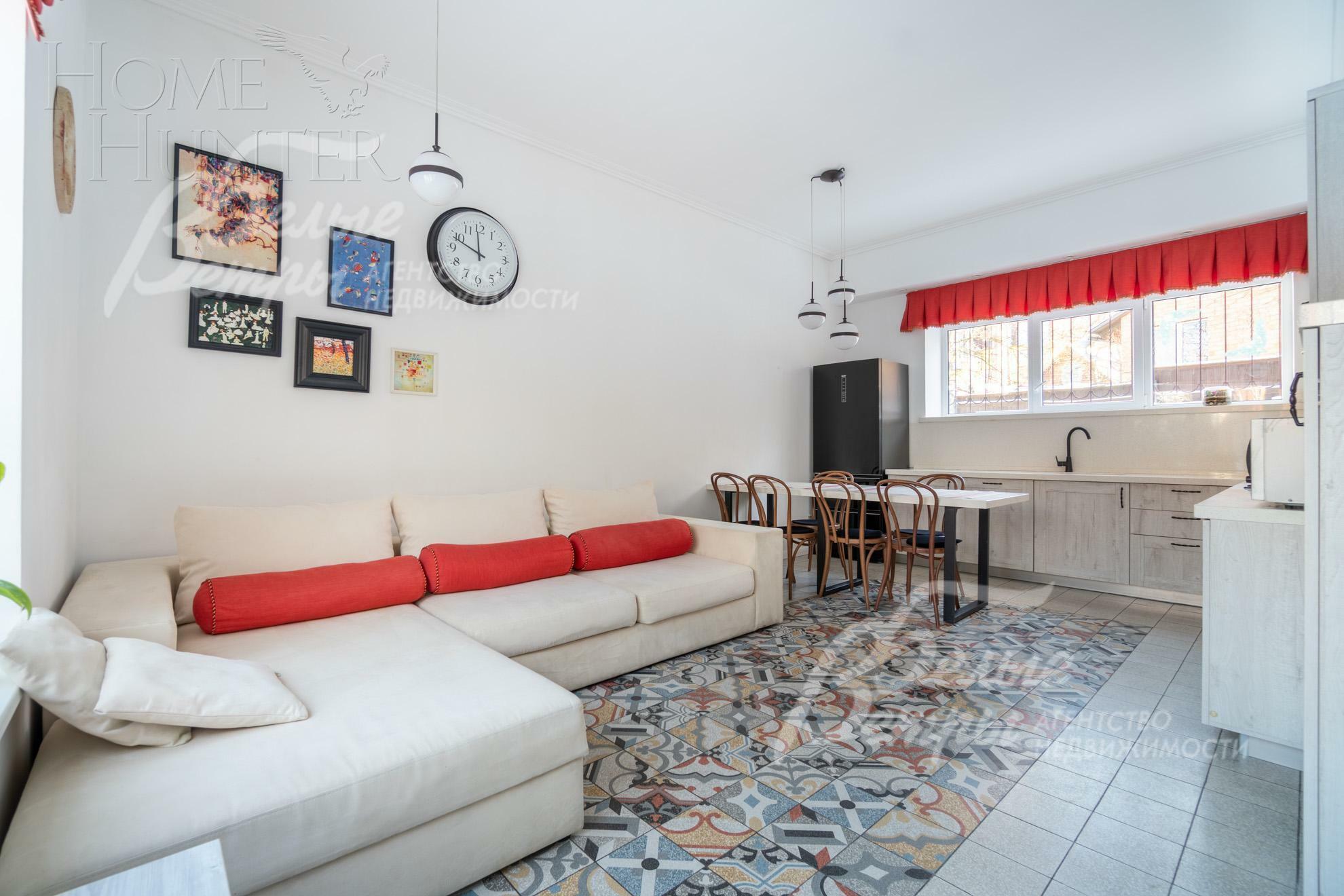 2-этажный коттедж 200 м² с отделкой