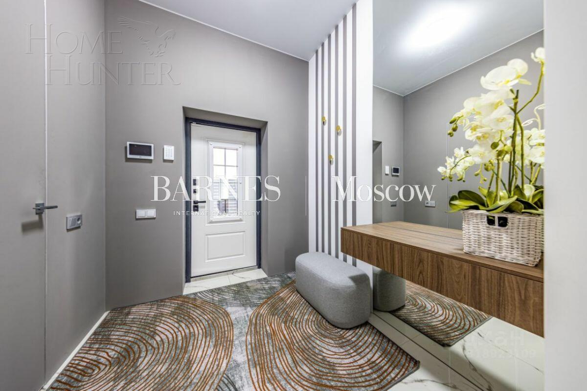 2-этажный коттедж 240 м² с отделкой