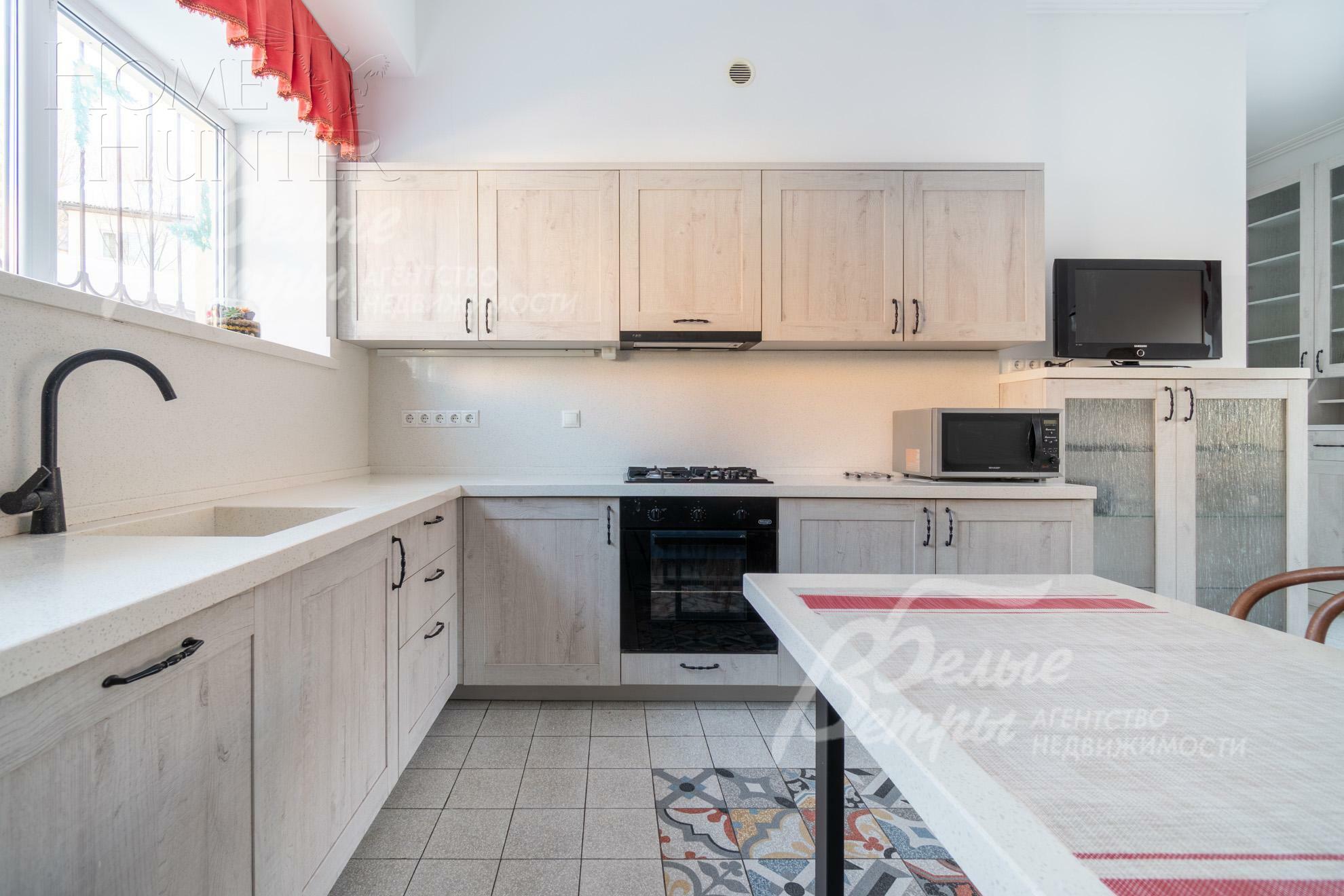 2-этажный коттедж 200 м² с отделкой