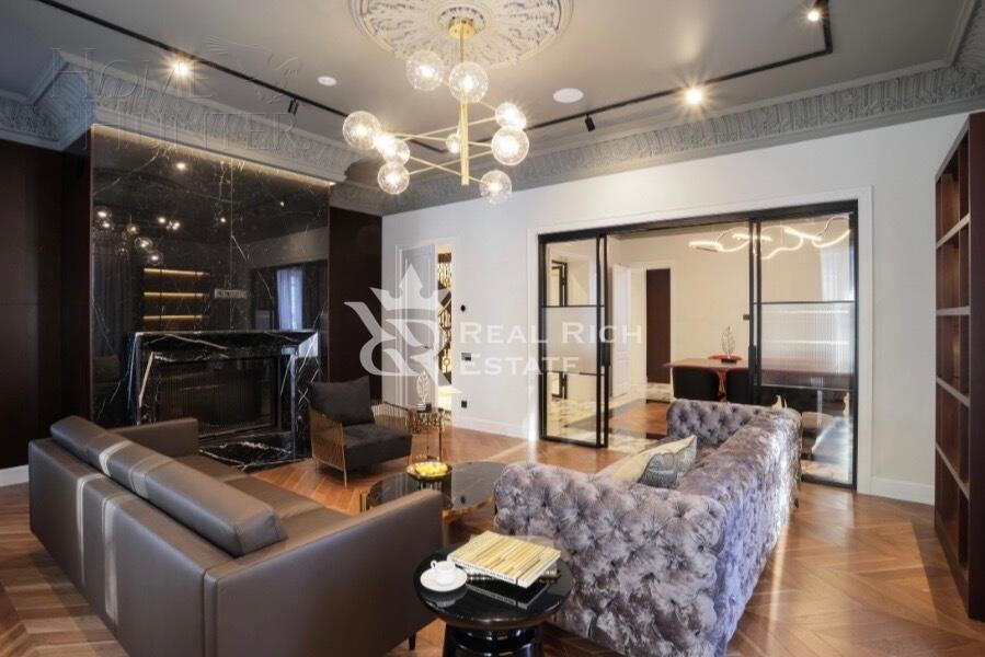 2-этажный коттедж 945 м² с отделкой