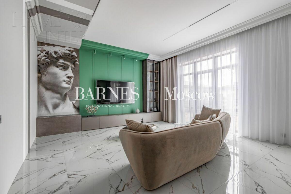 2-этажный коттедж 240 м² с отделкой