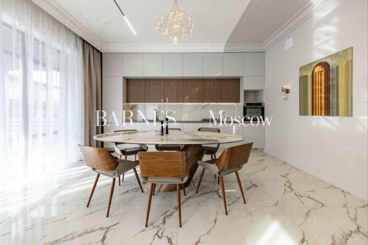 2-этажный коттедж 240 м² с отделкой