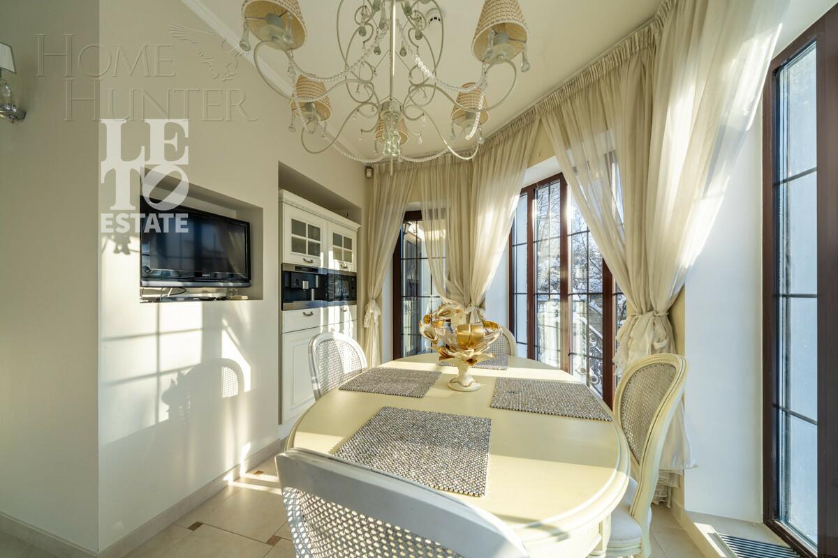 3-этажный коттедж 468 м² с отделкой