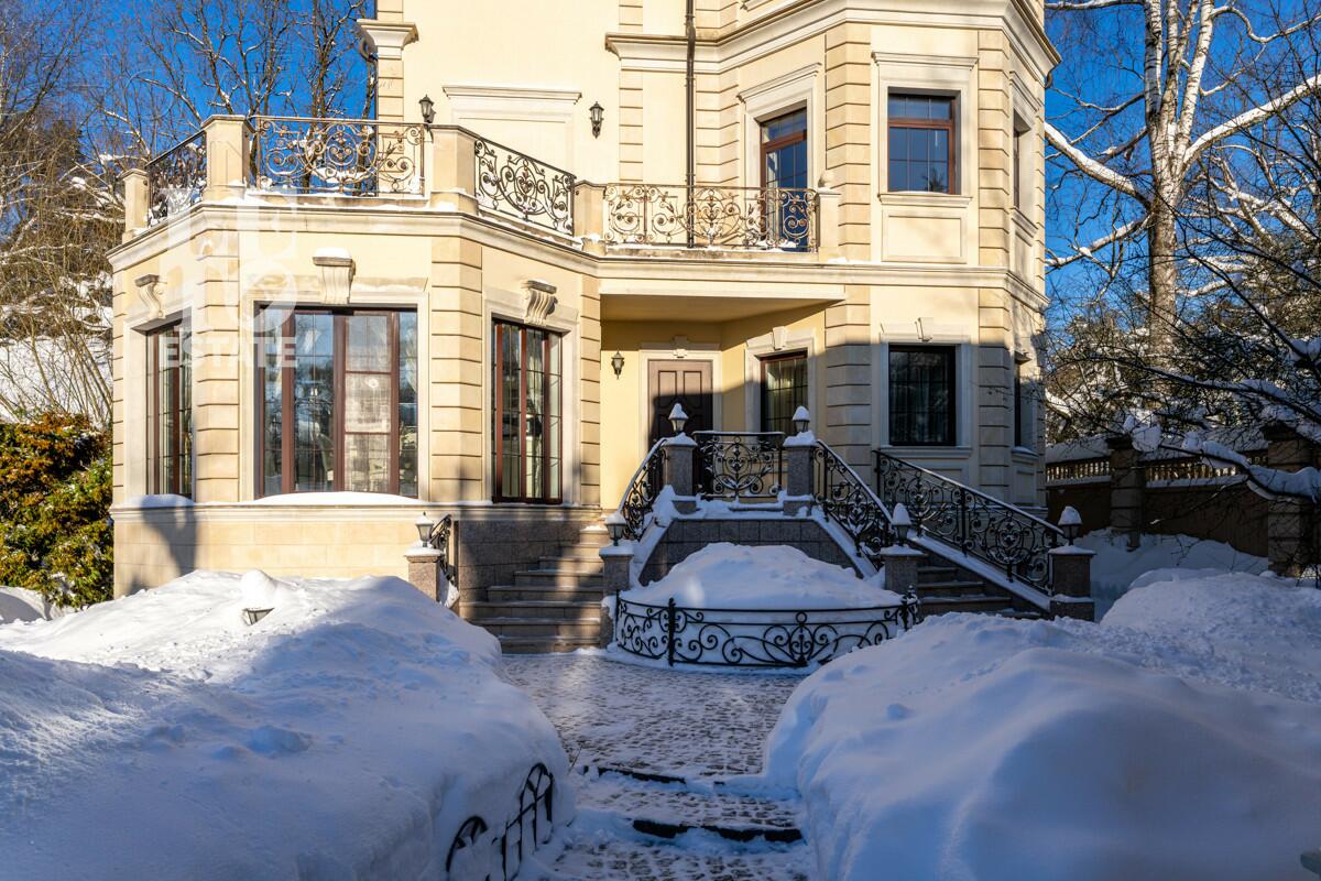 3-этажный коттедж 468 м² с отделкой