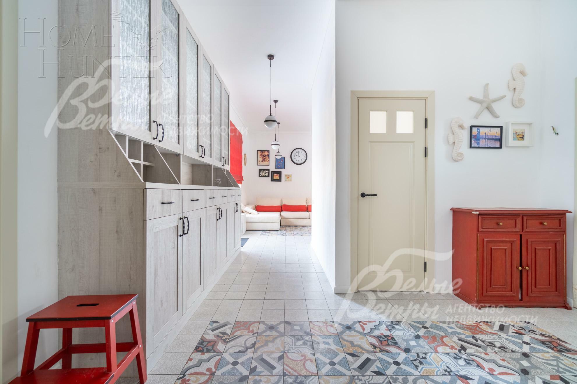 2-этажный коттедж 200 м² с отделкой