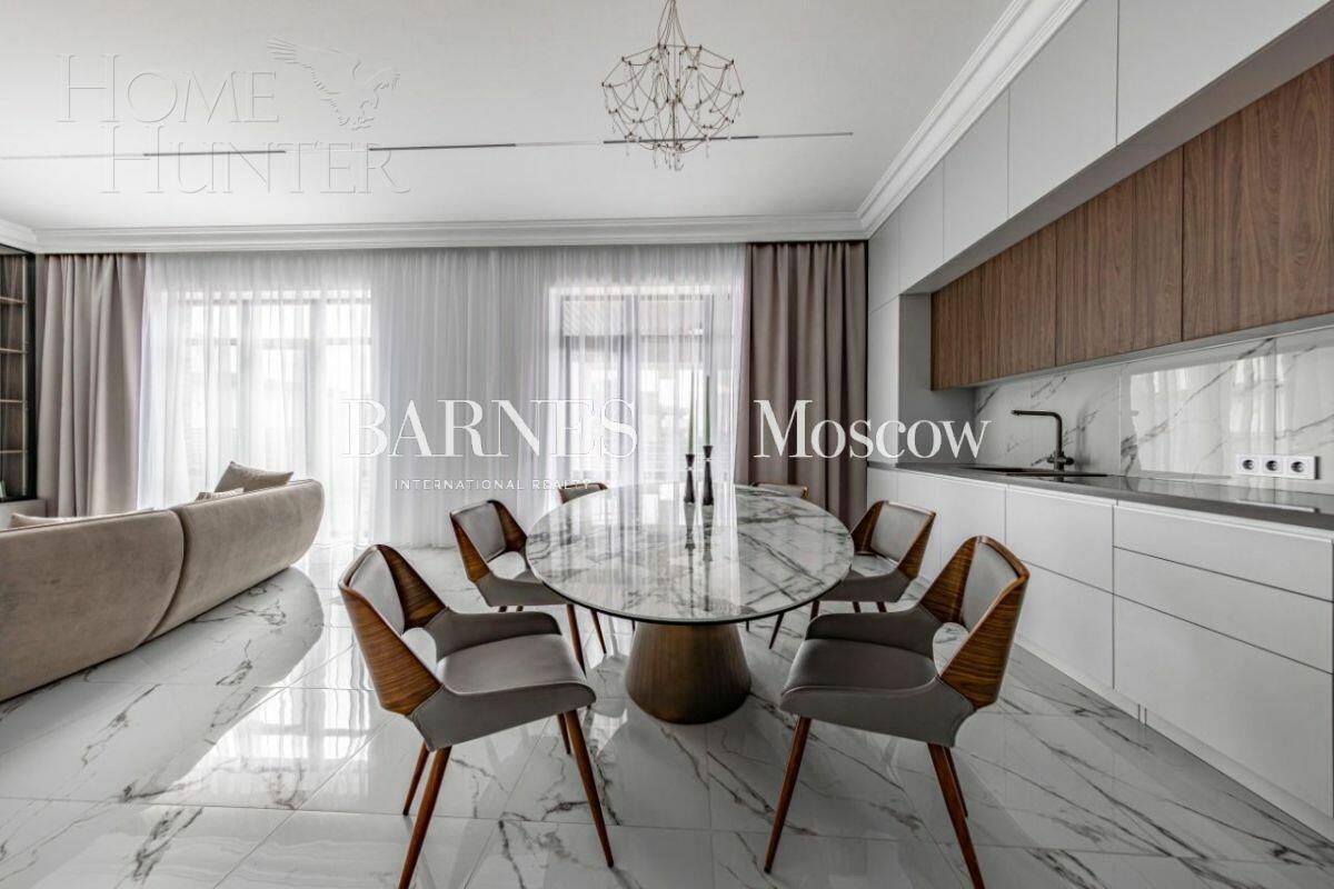 2-этажный коттедж 240 м² с отделкой