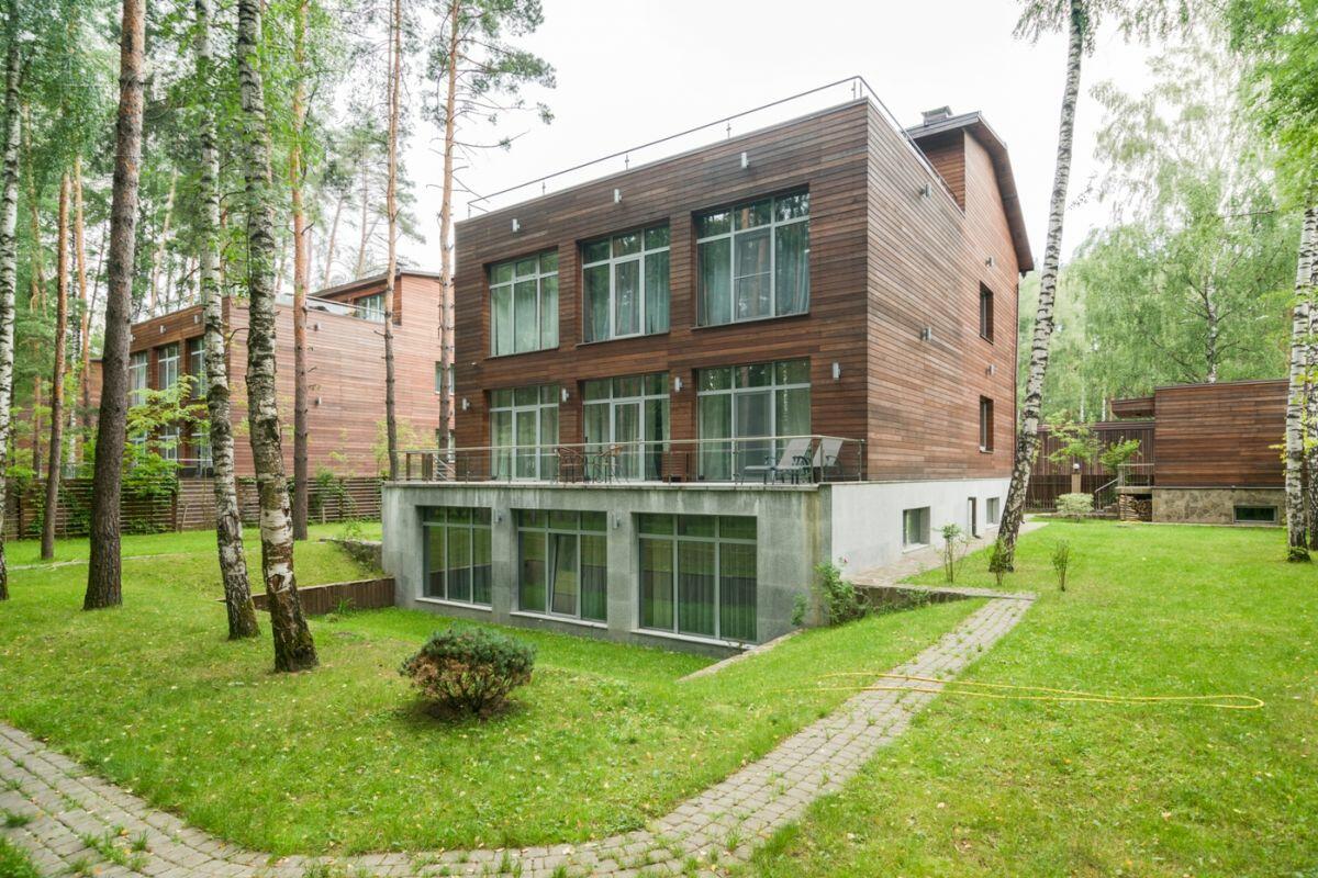 2-этажный коттедж 640 м² с отделкой
