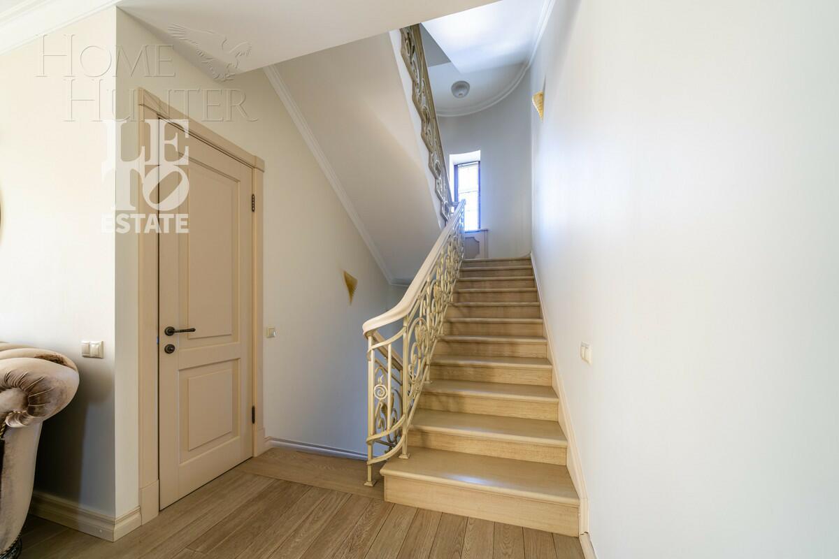 3-этажный коттедж 468 м² с отделкой