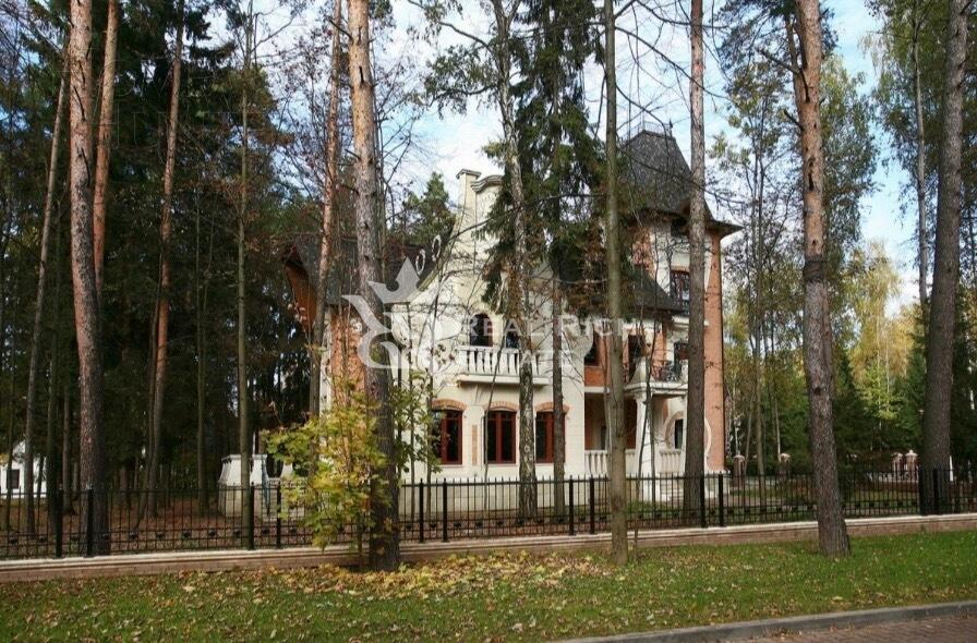 2-этажный коттедж 687 м² с отделкой