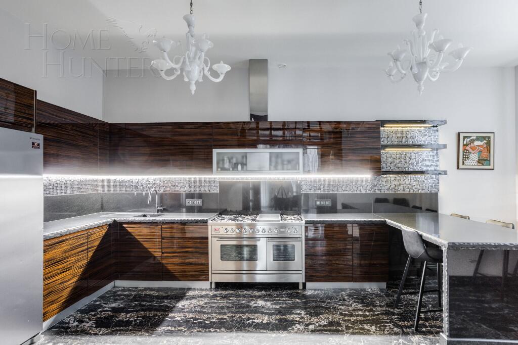 КОТТЕДЖ 1 510 м² с отделкой