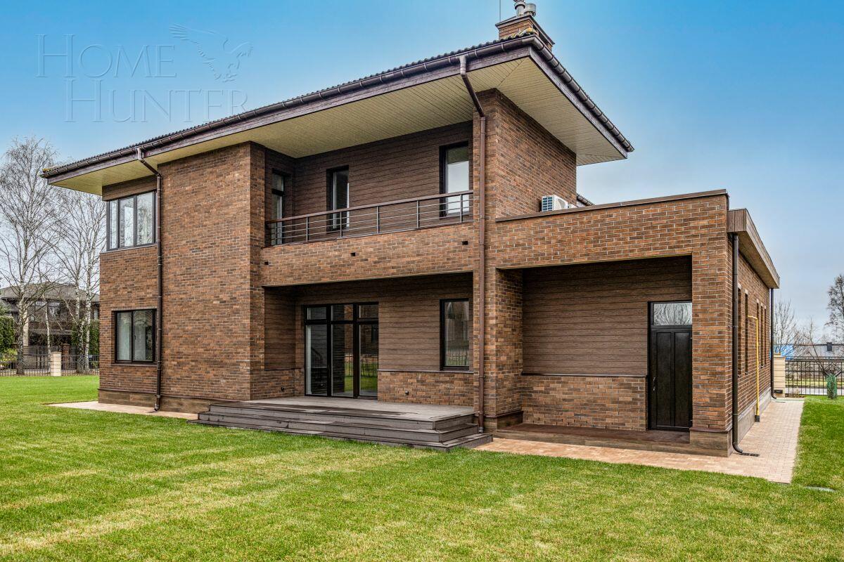 2-этажный коттедж 323 м² с отделкой