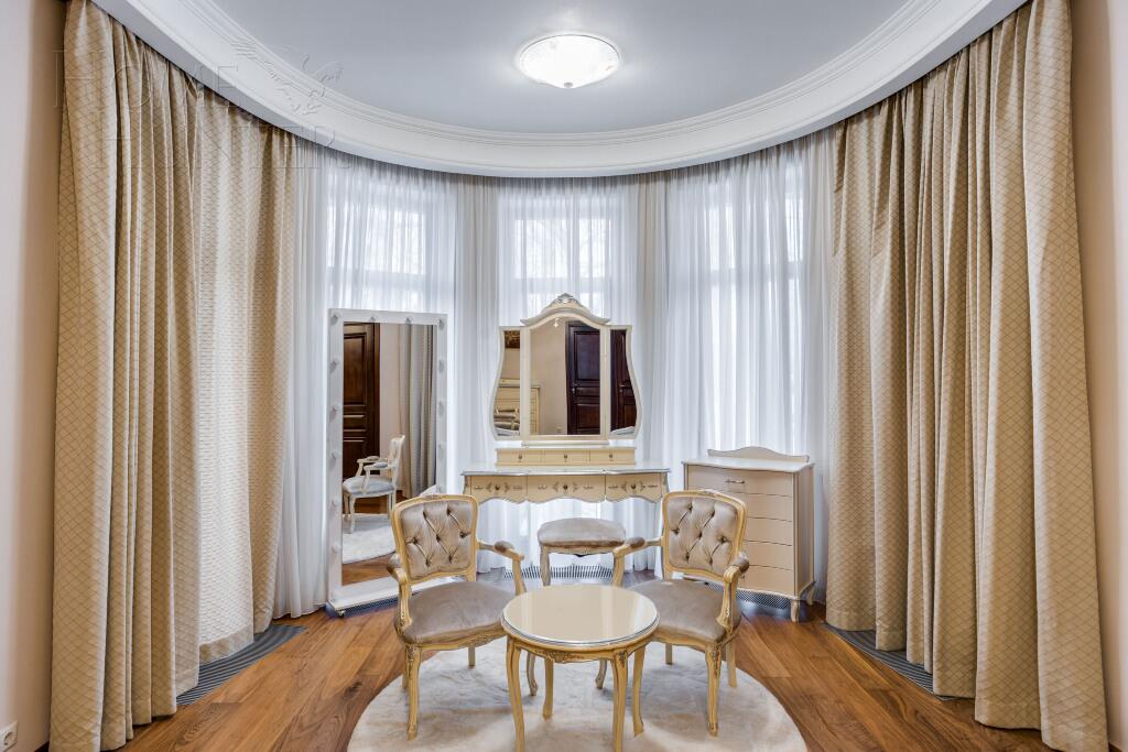 КОТТЕДЖ 1 510 м² с отделкой