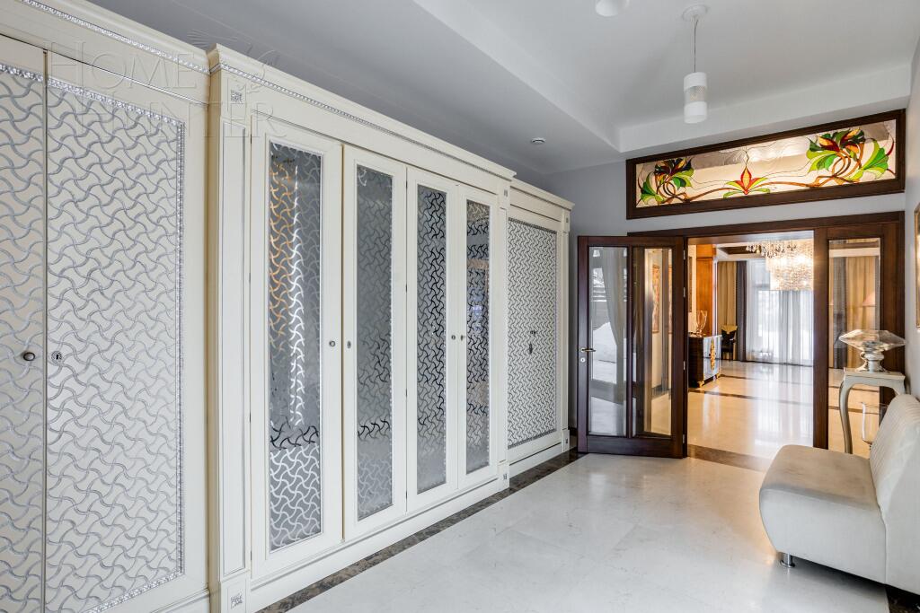 КОТТЕДЖ 1 510 м² с отделкой