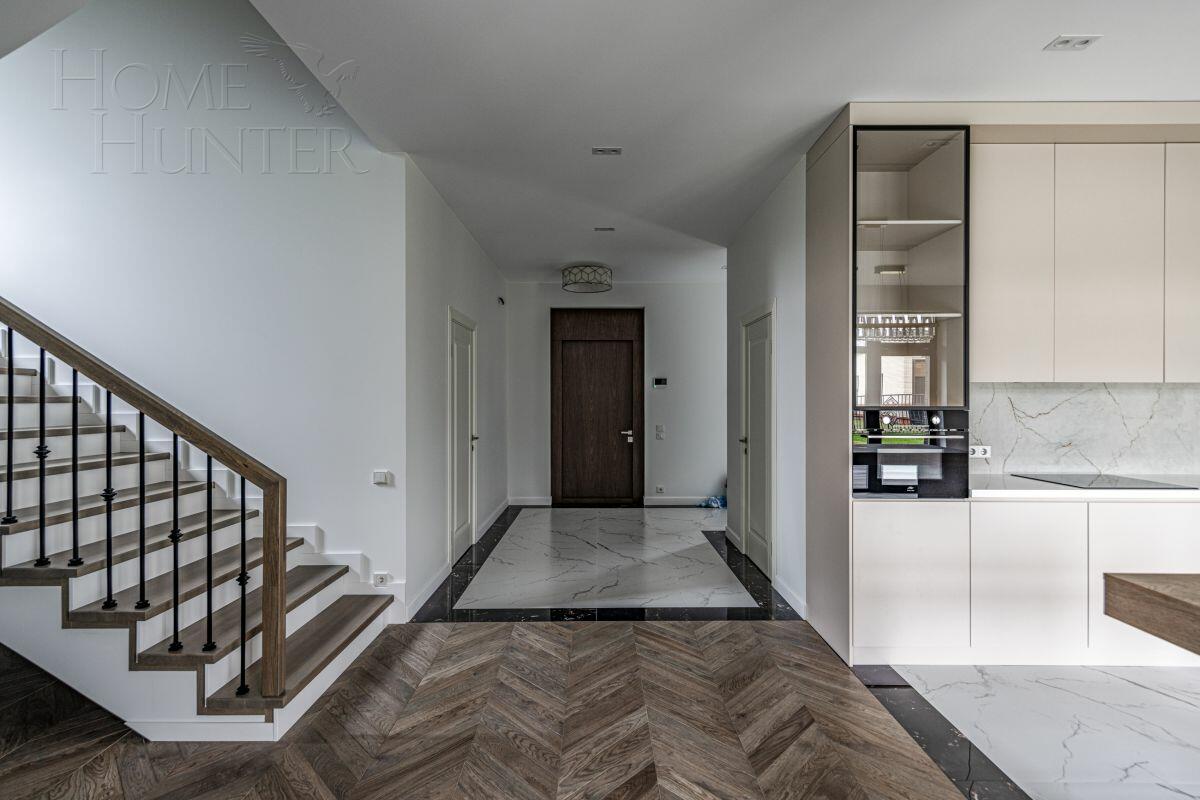 2-этажный коттедж 323 м² с отделкой