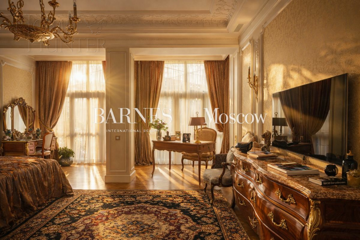 4-КОМН. КВАРТИРА С ОТДЕЛКОЙ 190 М² НА 3 ЭТАЖЕ