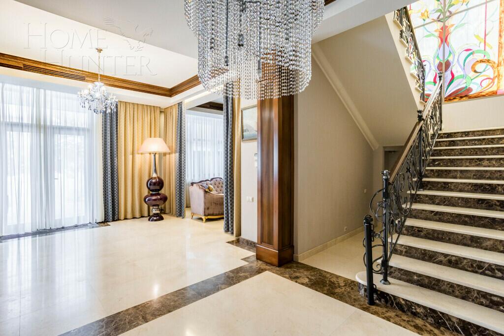 КОТТЕДЖ 1 510 м² с отделкой