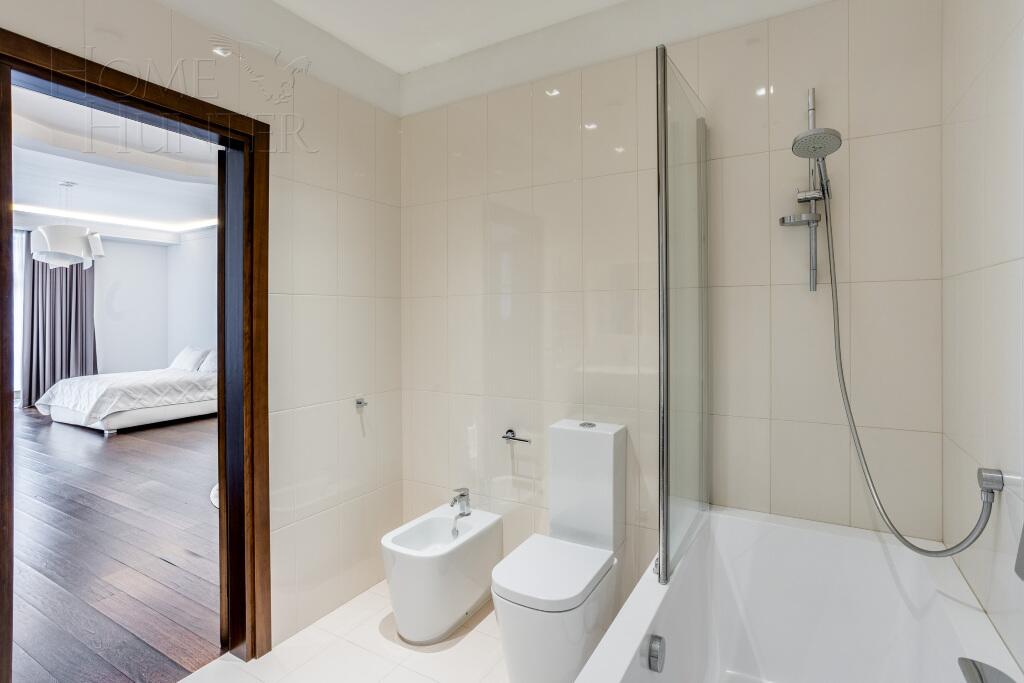 КОТТЕДЖ 1 510 м² с отделкой