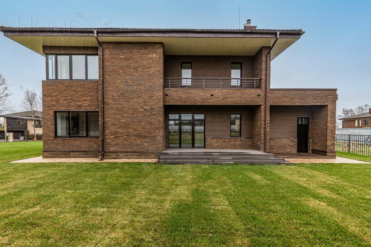 2-этажный коттедж 323 м² с отделкой