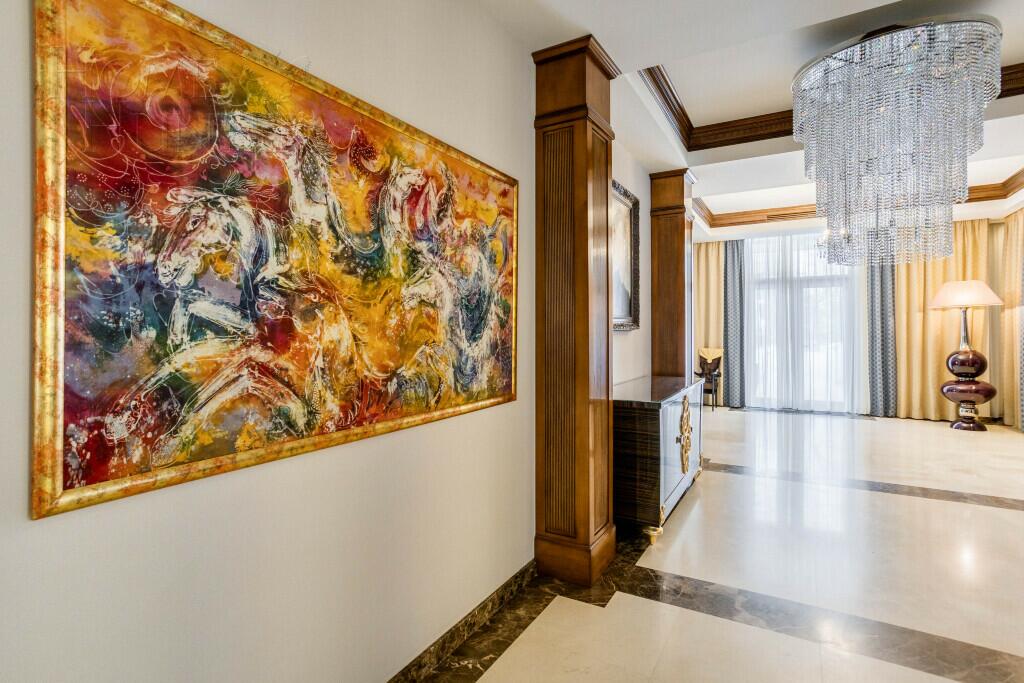 КОТТЕДЖ 1 510 м² с отделкой