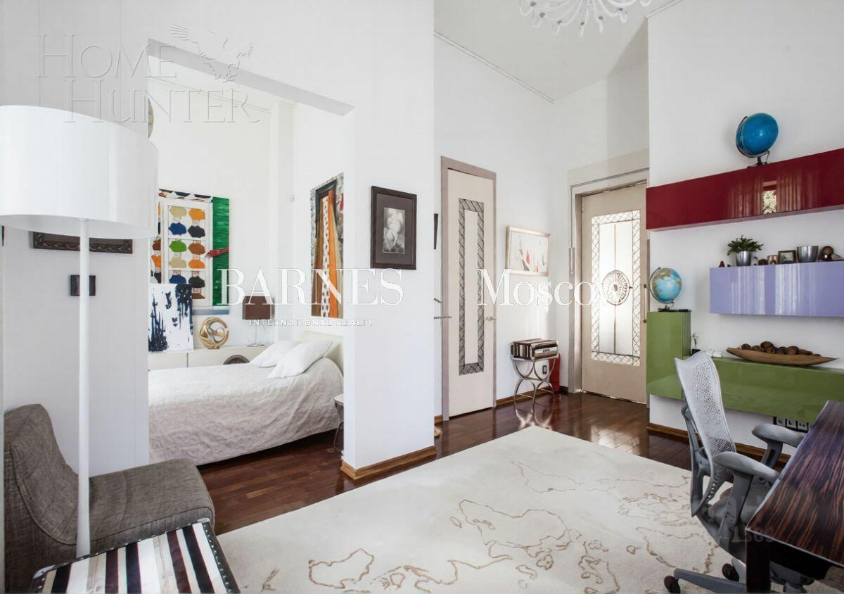 2-этажный коттедж 1 100 м² с отделкой