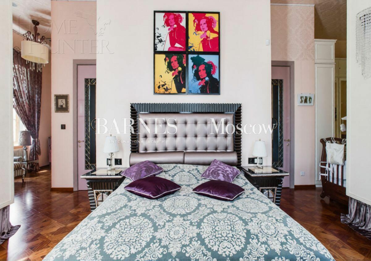 2-этажный коттедж 1 100 м² с отделкой