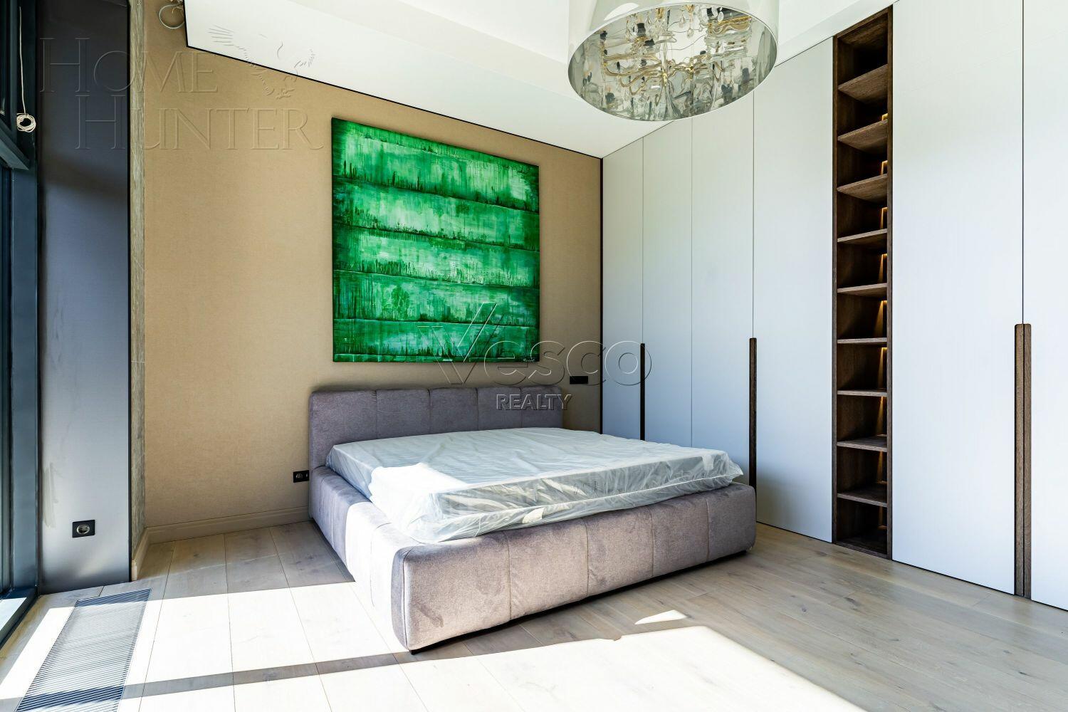 2-этажный коттедж 1 100 м² с отделкой