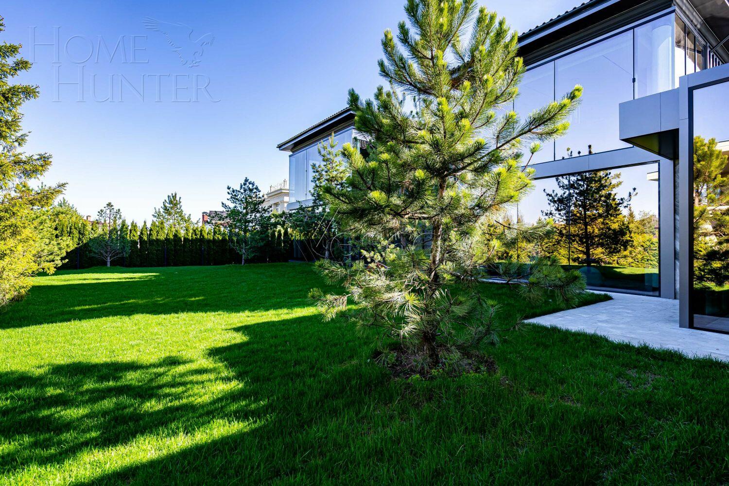 2-этажный коттедж 1 100 м² с отделкой