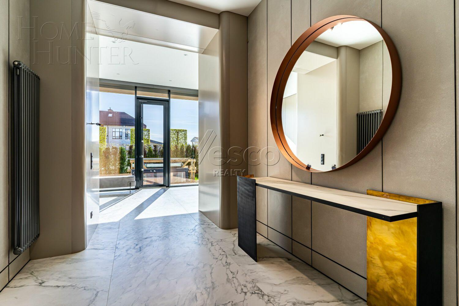 2-этажный коттедж 1 100 м² с отделкой