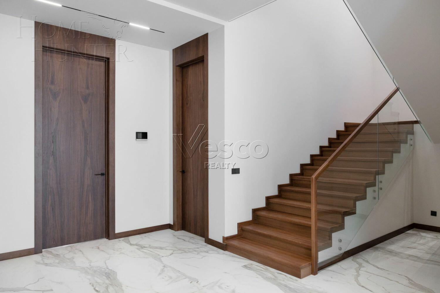 2-этажный коттедж 523 м² с отделкой