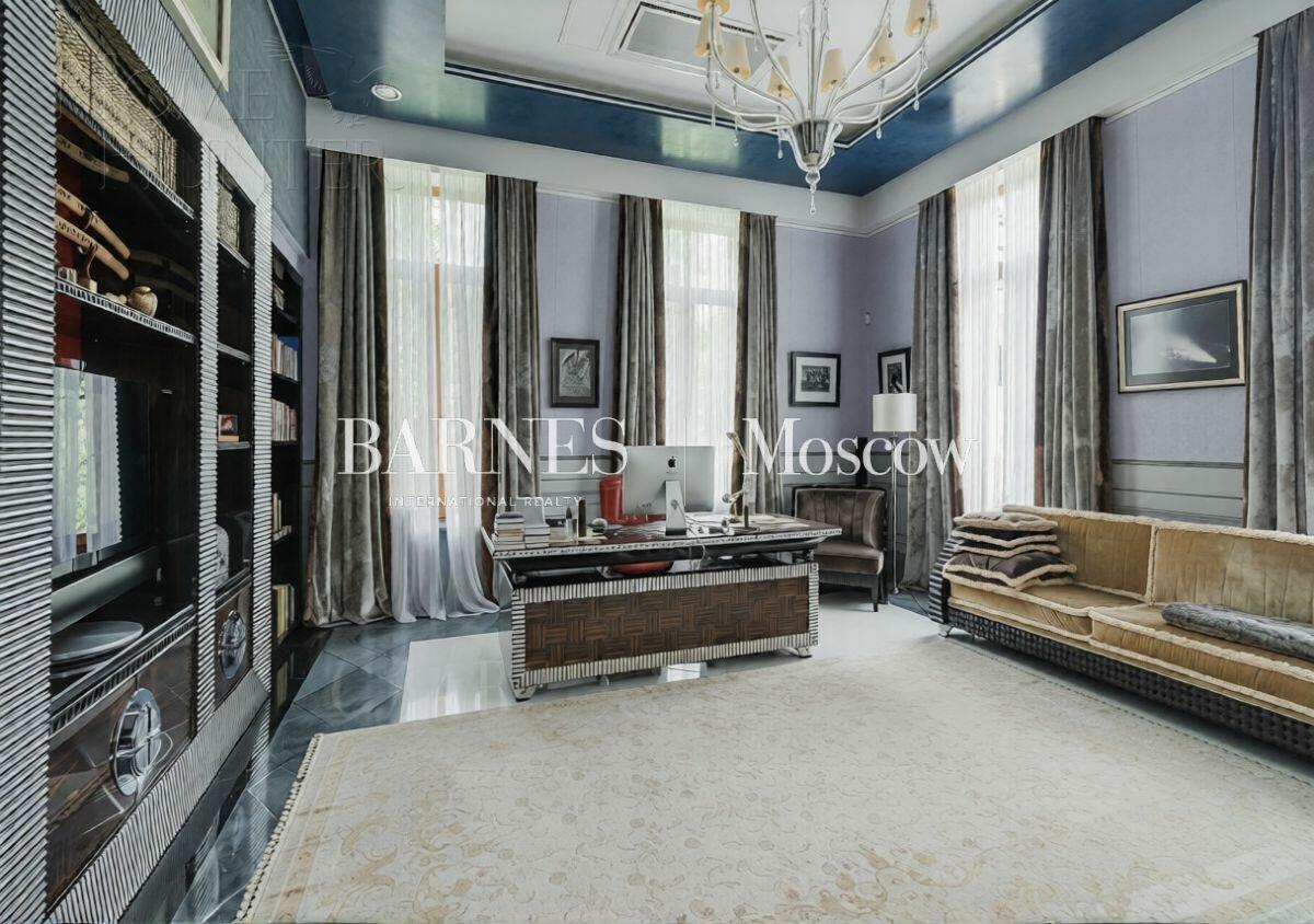 2-этажный коттедж 1 100 м² с отделкой