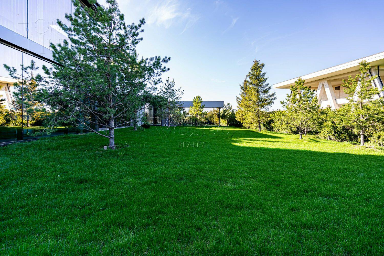 2-этажный коттедж 1 100 м² с отделкой